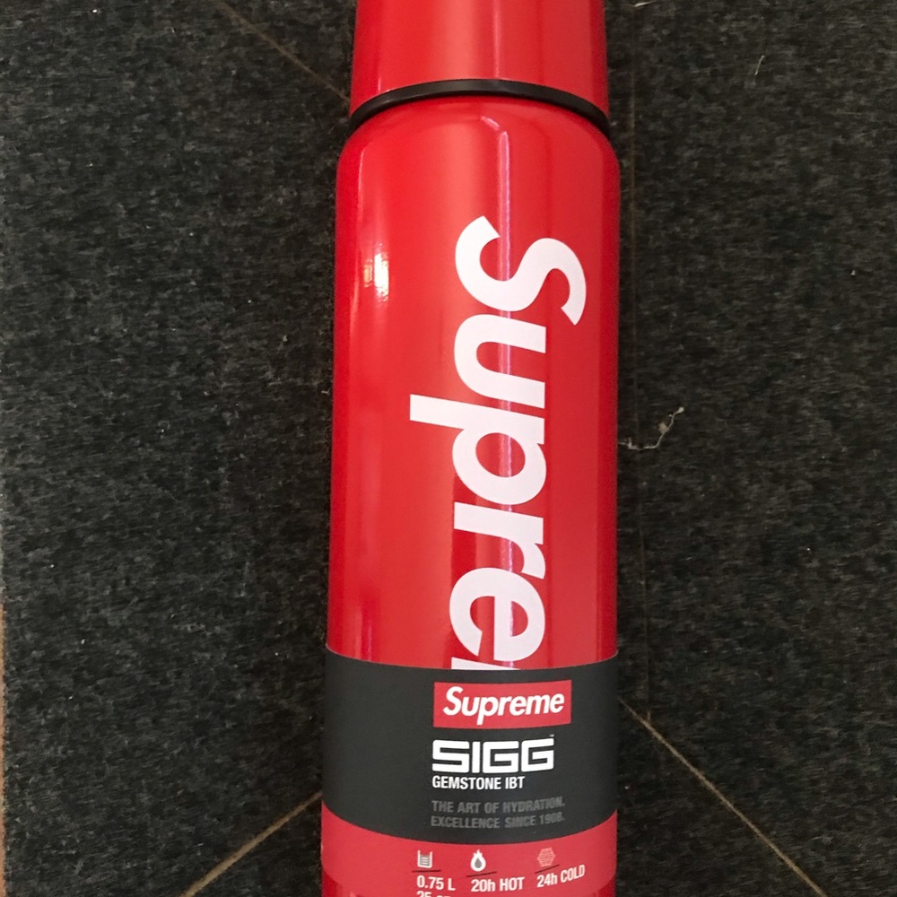 Supreme Bottle Red - Picture 2 of 6